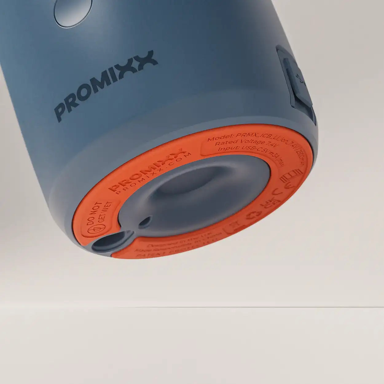 intelligent-cordless-portable-blender-h2 ICB_fullAssembly_midnightBlue_3_3_baseFoot_edit.webp