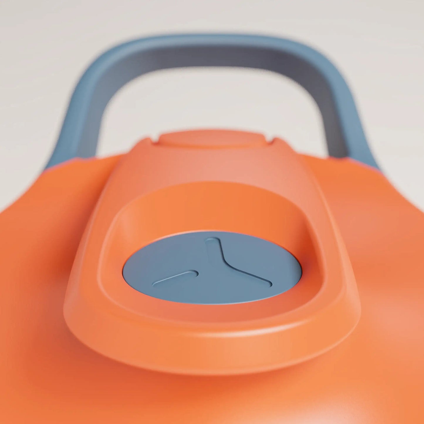 insulated-performance-shaker-bottle-c4 SHKR_18550_dwSS-S1.1_burntOrange_midnightBlue_1_12_MPCloop_edit.png