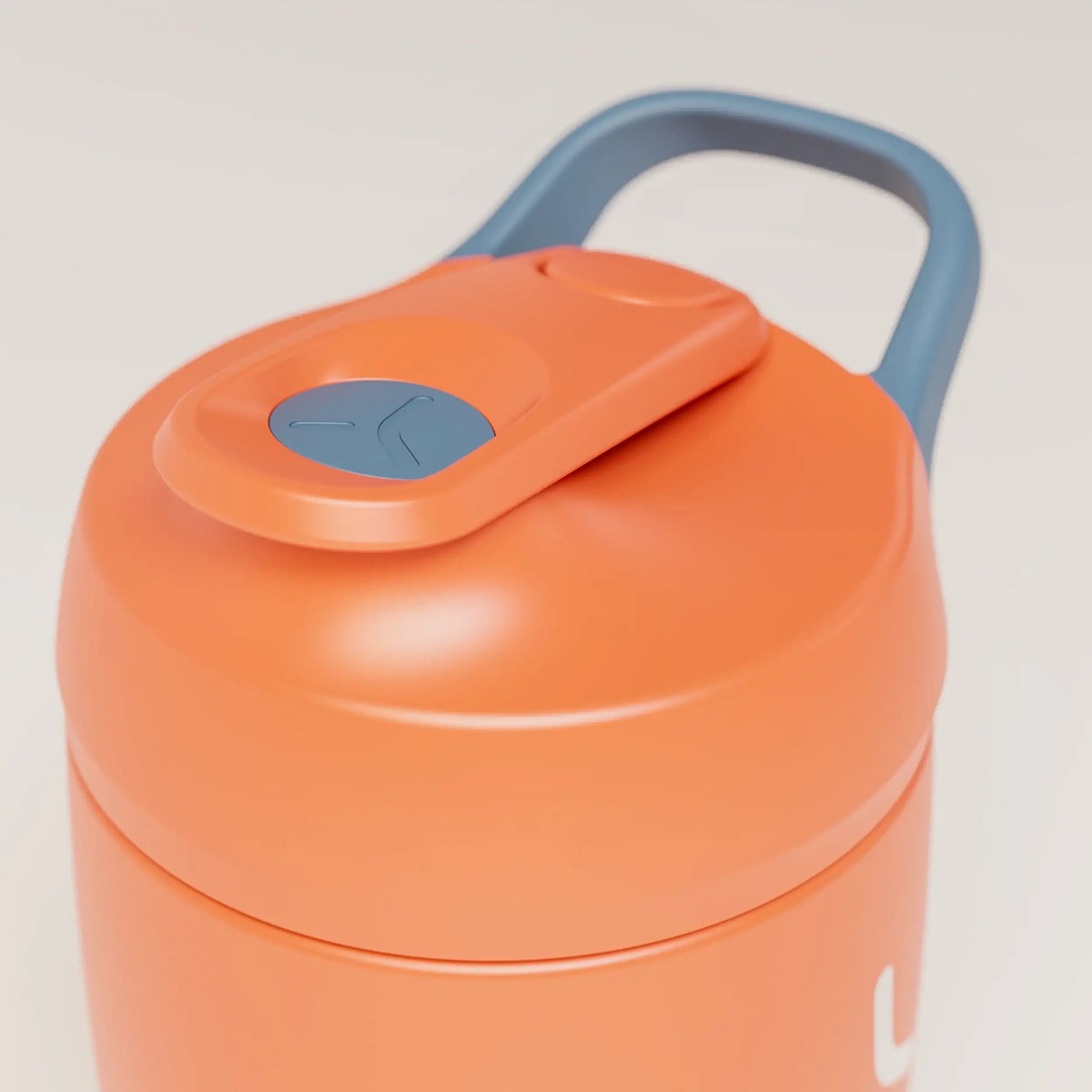 insulated-performance-shaker-bottle-c4 SHKR_18550_dwSS-S1.1_burntOrange_midnightBlue_1_5_highInsert_edit.png