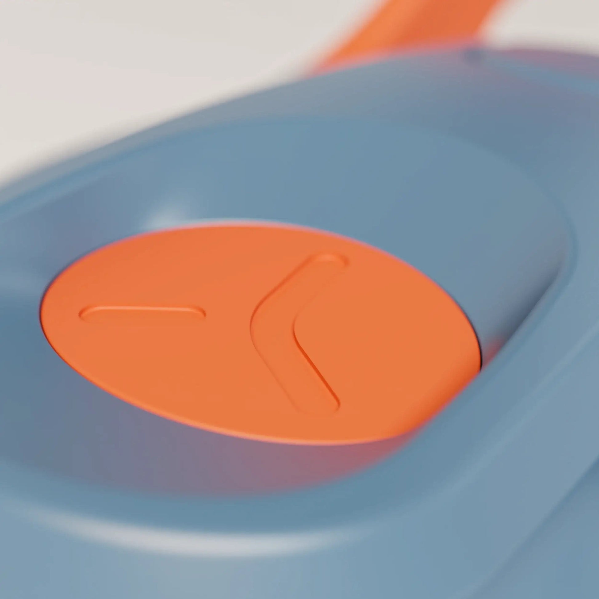 insulated-performance-shaker-bottle-c4 SHKR_18550_dwSS-S1.1_midnightBlue_burntOrange_1_11_xInsertCloseup_edit.png