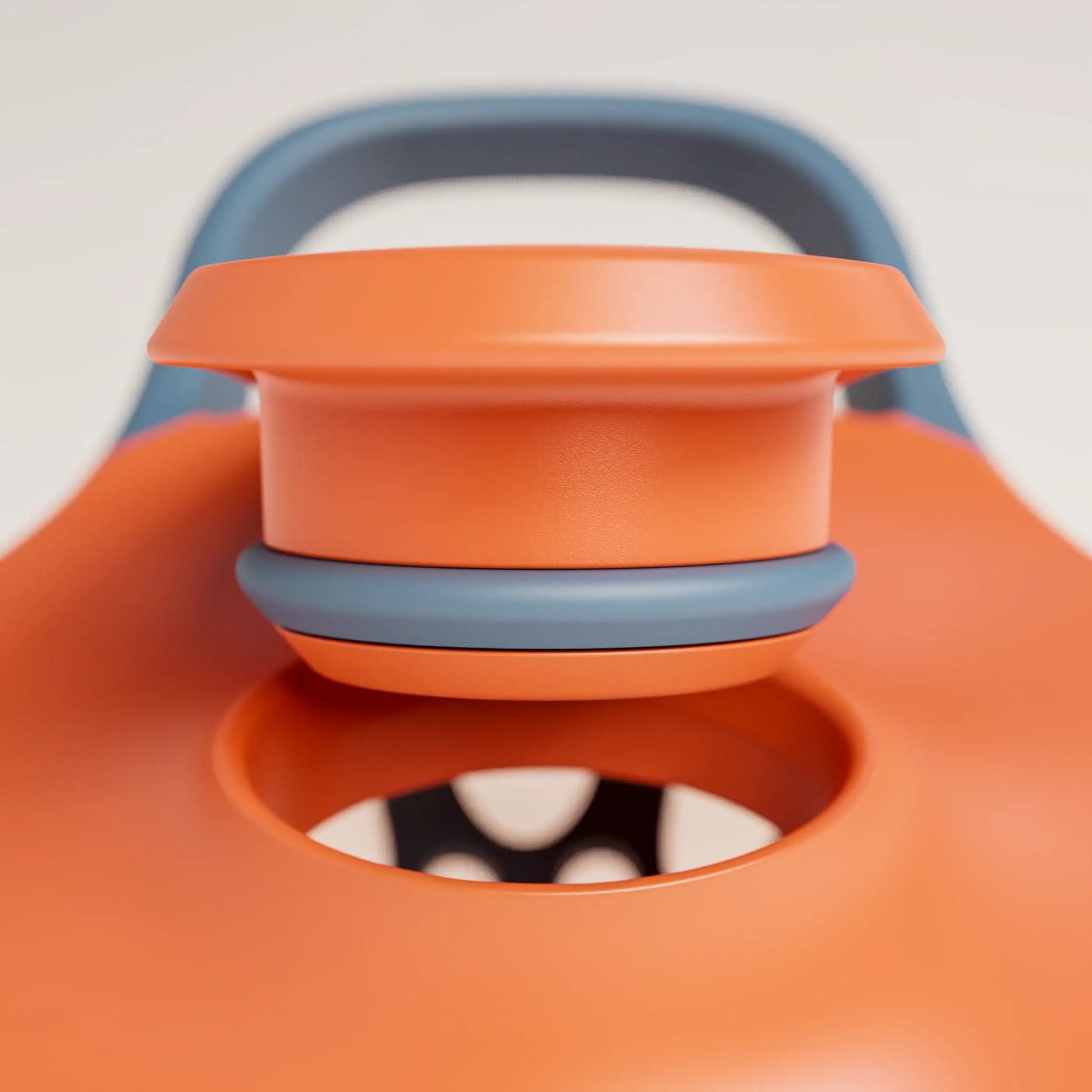 ecozen-performance-shaker-bottle-o5 SHKR_24700_P-S1.1_burntOrange_midnightBlue_2_2_MPCloop_edit.png