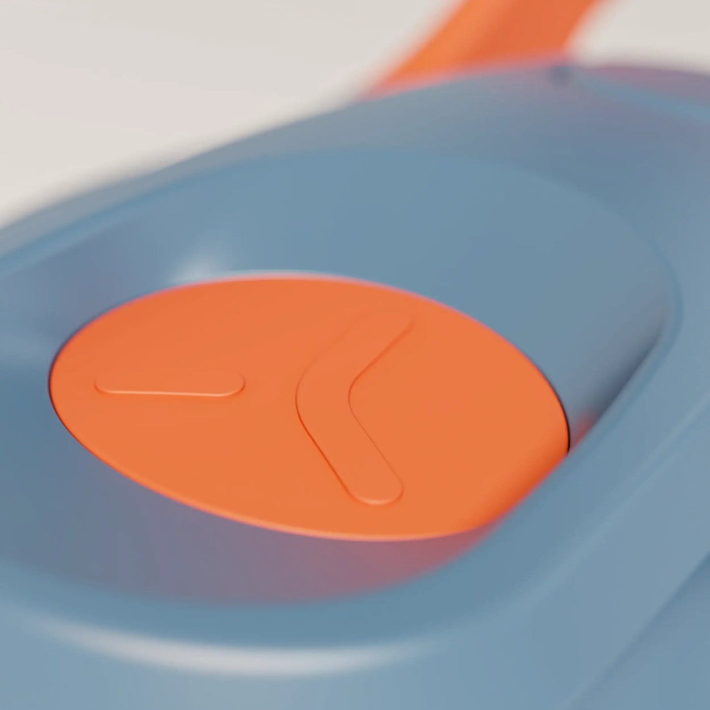 ecozen-performance-shaker-bottle-o5 SHKR_24700_P-S1.1_midnightBlue_burntOrange_1_11_xInsertCloseup_edit.png